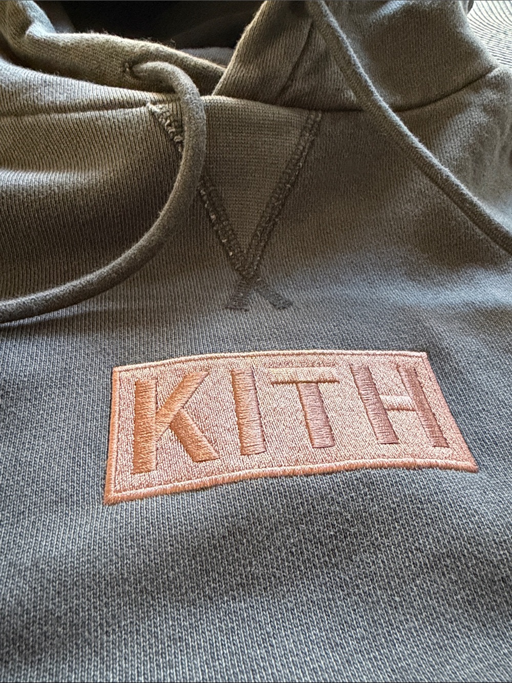 Kith over dyed blue  Crewneck Hoodie with Pink embroidered box Logo - Picture 4 of 4